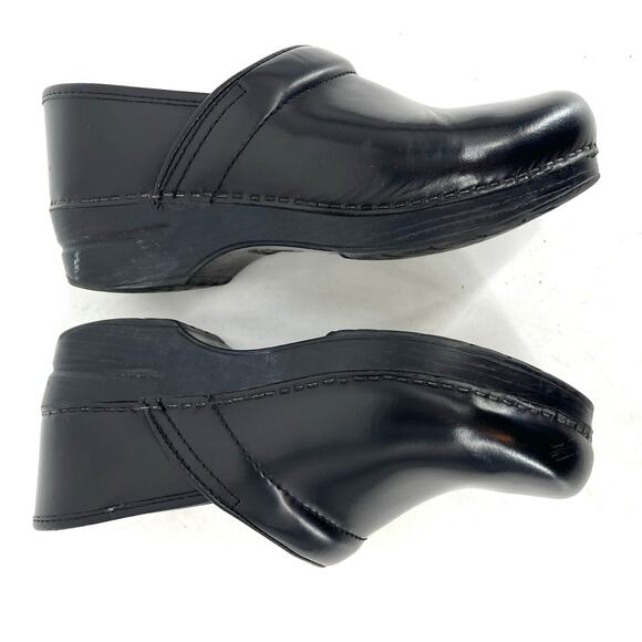 Dansko Women's 8.5/39 Black Professional Clogs Round Toe - Picture 5 of 7
